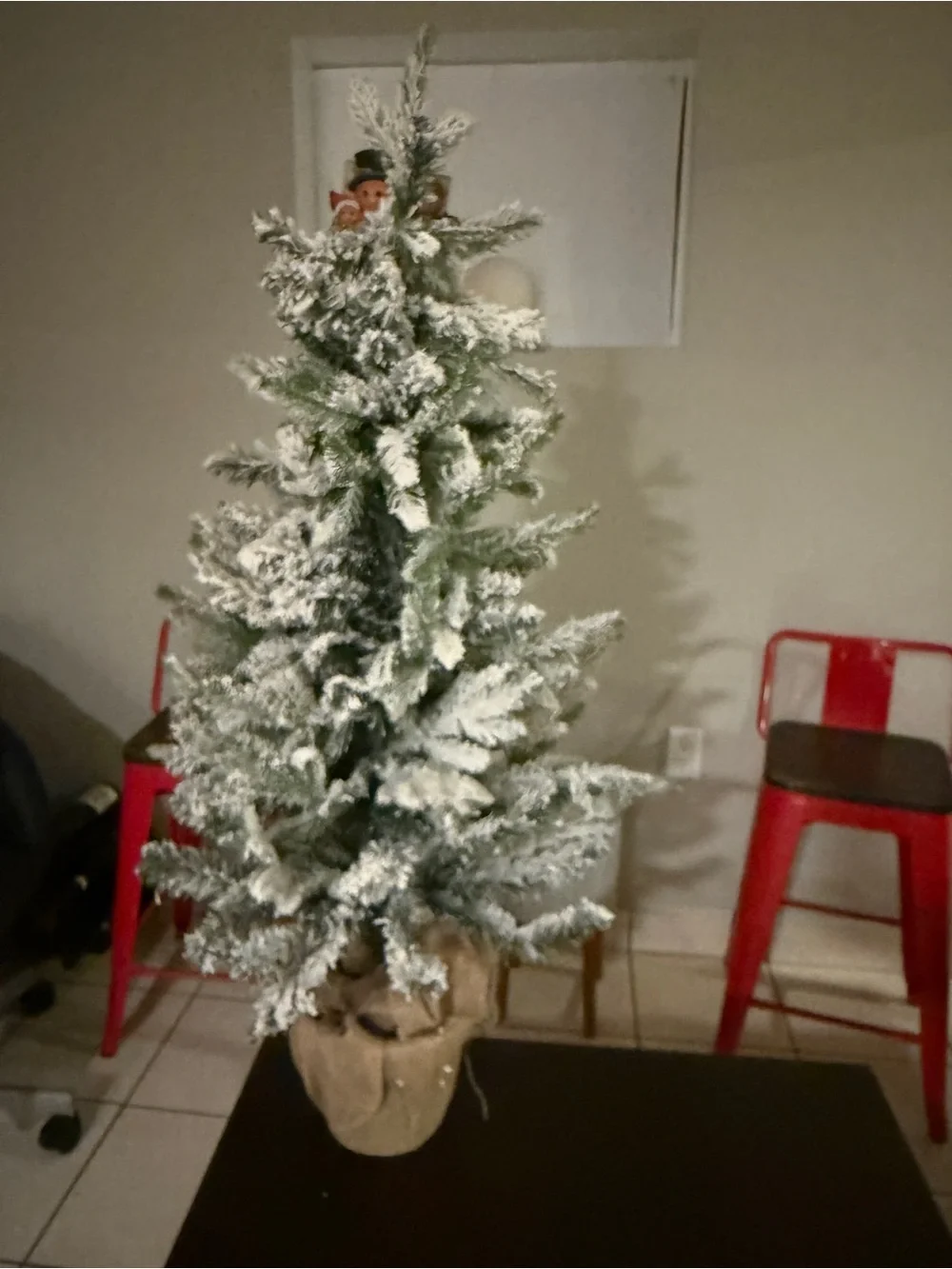 Flocked Green Holiday Pine Tree with Burlap Base